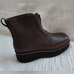 UGG Cityfunc Zip Leather Boots in Burnt Cedar Women's Size 8.5 S/N 1162970 NEW